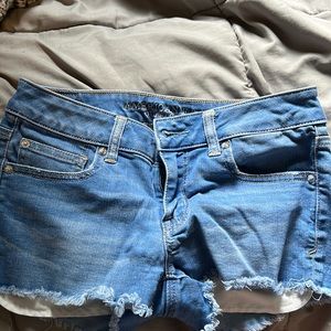 Medium wash American eagle shortie shorts